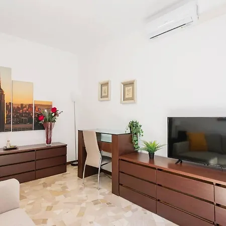 Appartement Ihost - Veneziano 8 *